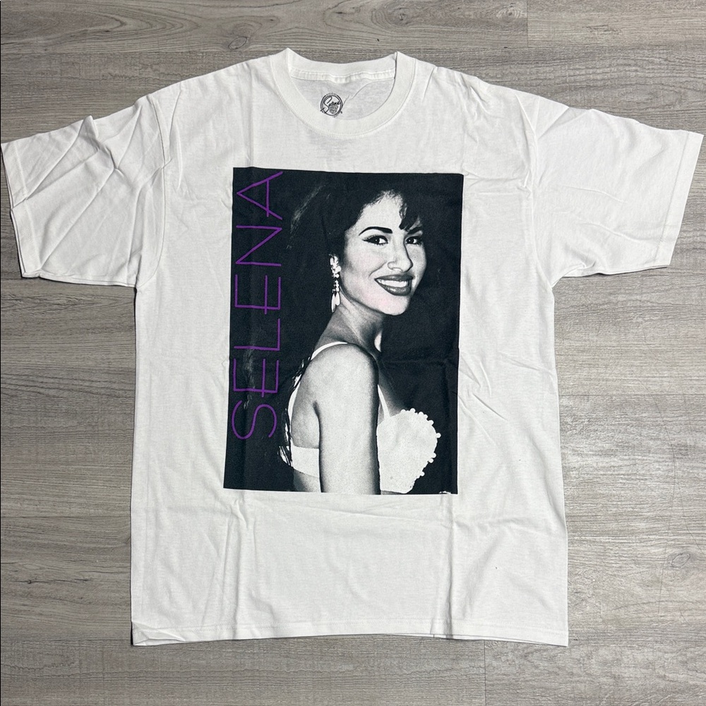 White Selena Graphic Men’s T-Shirt